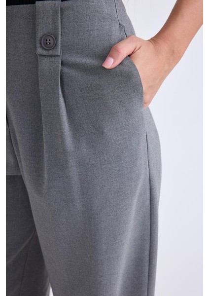 Düğme Detaylı Geniş Paça Pantolon fiyatları