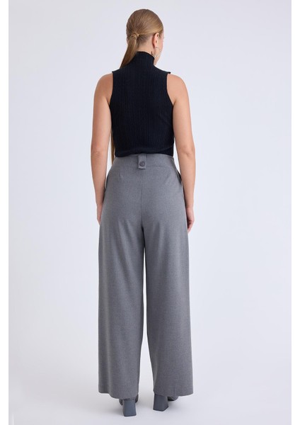Düğme Detaylı Geniş Paça Pantolon fırsatları