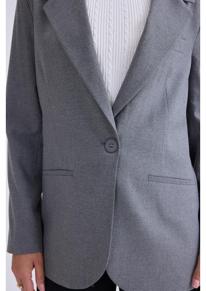 Önden Tek Düğme Kapamalı Blazer Ceket modelleri