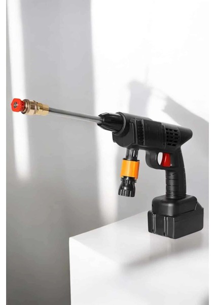 Bahçe ve Araba Yıkama Tabancası Su Basınçlı Hazneli Bataryalı Oto Yıkama fırsatları