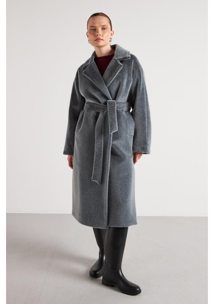 Pelüş Astarlı Uzun Kemer Detaylı Kaban Siyah indirimleri