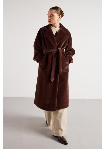 Pelüş Astarlı Uzun Kemer Detaylı Kaban Kahve modelleri