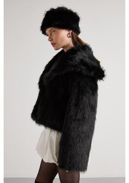 Kadın Siyah Kısa Kürk Kaban 30075 modelleri