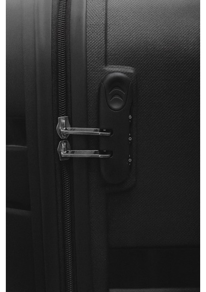 Hafif 3’lü Abs Valiz Seti – Şifreli, 360° Tekerlekli – Siyah fırsatları