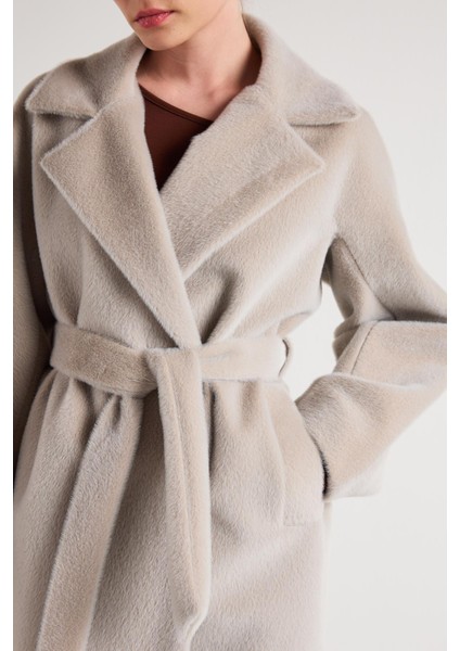 Pelüş Astarlı Uzun Kemer Detaylı Kaban Gri