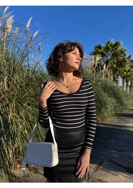 Mtxdpn V Yaka Çizgili Bluz Siyah A3699 (Beden: S)