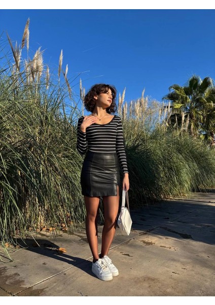 Mtxdpn V Yaka Çizgili Bluz Siyah A3699 (Beden: S) fiyatları