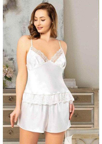 4223 Miss Laris Gecelik