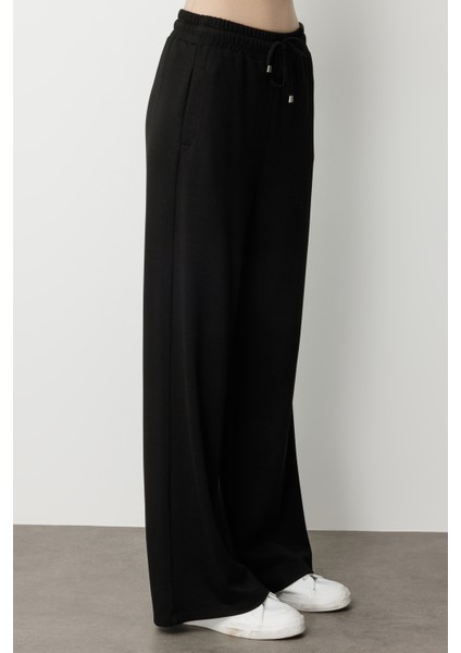 Beli Lastikli Yumuşak Dokulu Siyah Jogger Pantolon fırsatları