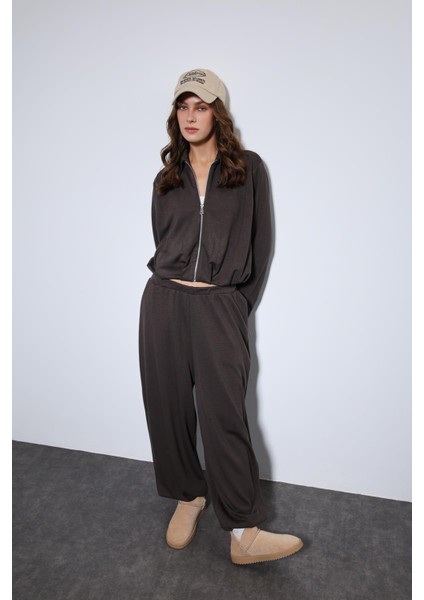 Kahve Volümlü Ceket ve Paça Lastikli Eşofman Takım