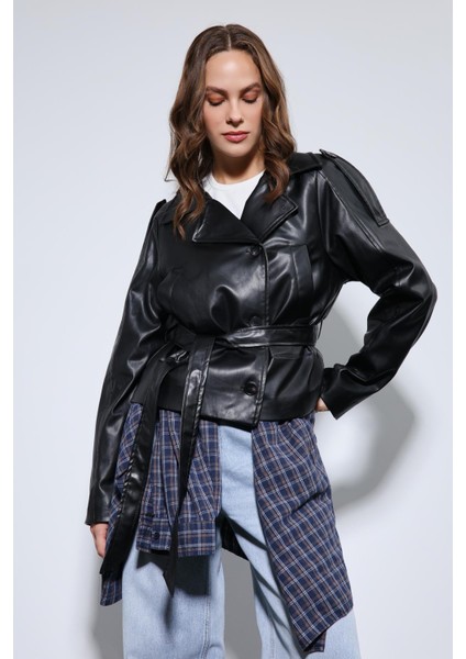 Siyah Kemerli Suni Deri Mont