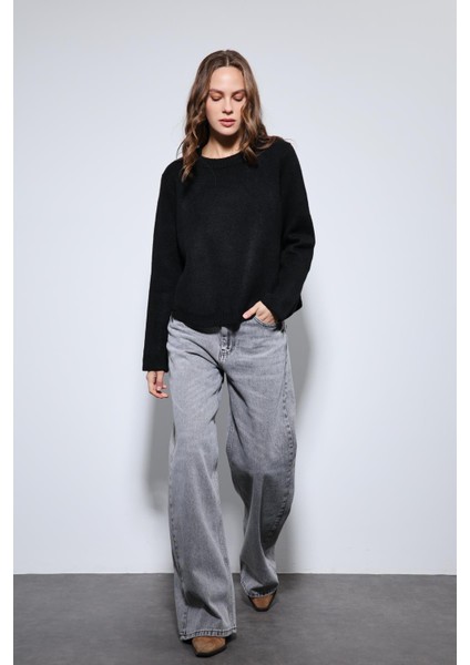 Siyah Düğme Detaylı Triko Kazak