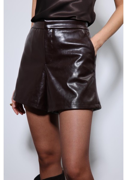 Kahve Yüksek Bel Suni Deri Şort