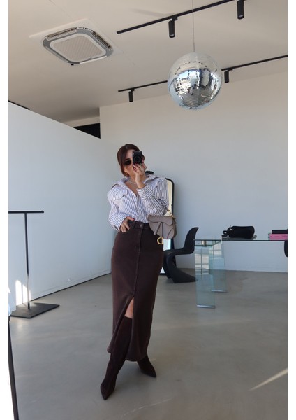 Önden Yırtmaçlı Yıkmalı Denim Etek