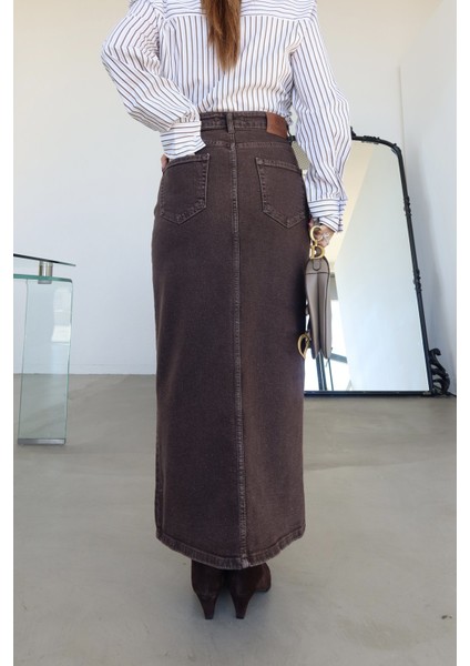 Önden Yırtmaçlı Yıkmalı Denim Etek fırsatları