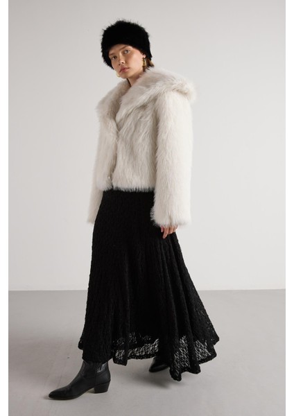 Kadın Beyaz Kısa Kürk Kaban 30075 modelleri