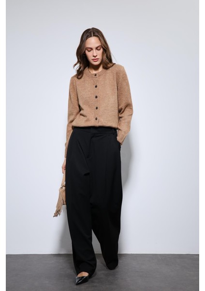 Bej Yumuşak Dokulu Hırka fırsatları