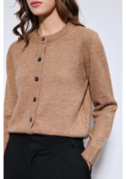 Bej Yumuşak Dokulu Hırka