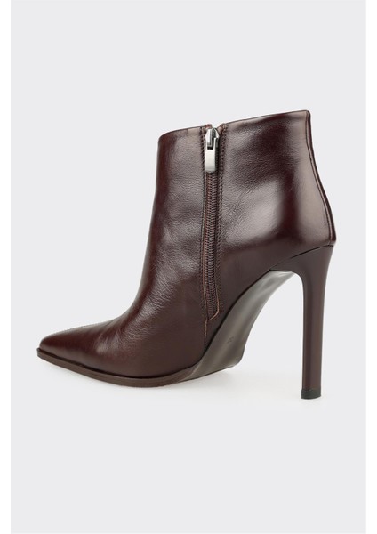 Kahve Deri Kadın Klasik Bot modelleri