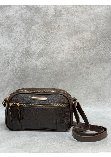 Dört Bölmeli Iç Astarılı Ayarlanabilir Omuz Askılı Ön Cepli Fermuarlı Orta Boy Kadın Çanta