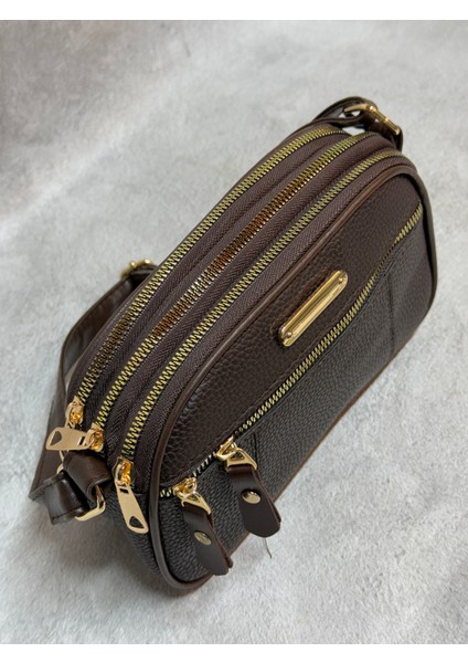 Dört Bölmeli Iç Astarılı Ayarlanabilir Omuz Askılı Ön Cepli Fermuarlı Orta Boy Kadın Çanta fiyatları