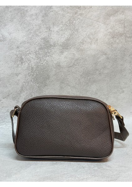 Dört Bölmeli Iç Astarılı Ayarlanabilir Omuz Askılı Ön Cepli Fermuarlı Orta Boy Kadın Çanta modelleri