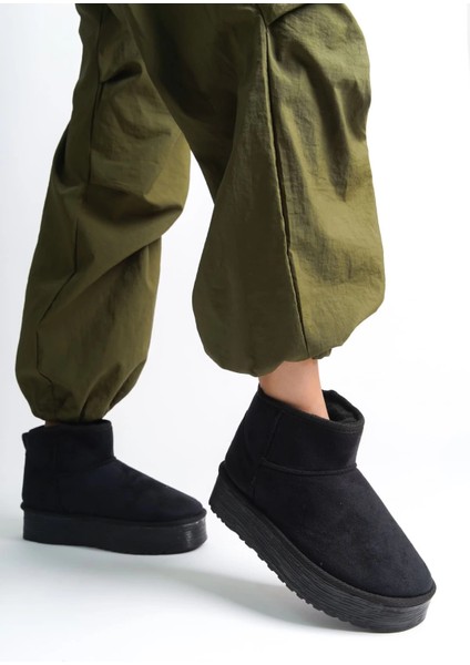 Amelıa Bağcıksız Düz ve Kalın Taban Içi Kürklü Kısa Süet Kadın Bot Sst - Siyah modelleri