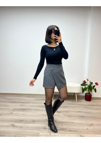 Düğme Detaylı Şort Etek