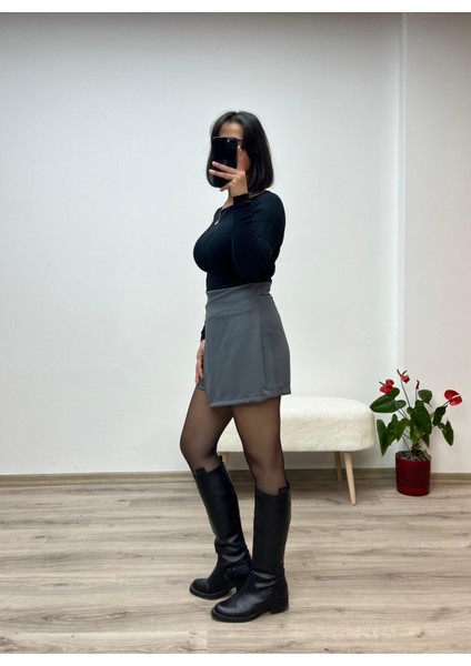 Düğme Detaylı Şort Etek