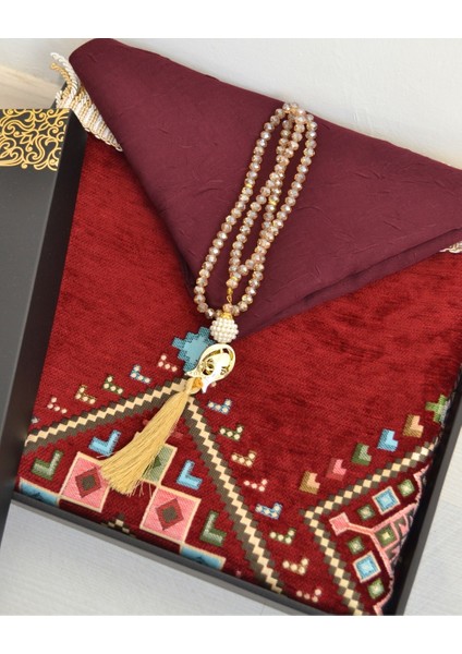 Çeyizlik Hediyelik Seccade Eşarp Tesbih Set – Kilim Desenli Kadife Astarlı Seccade, Eşarp, Kristal Tesbih Özel Kutulu Lüks Hediye Seti
