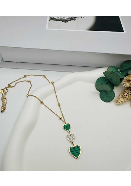 Çelik Gold Yeşil Kalp Detaylı Kolye modelleri
