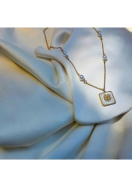 İnci Detaylı Yonca Gold Çelik Kolye indirimleri