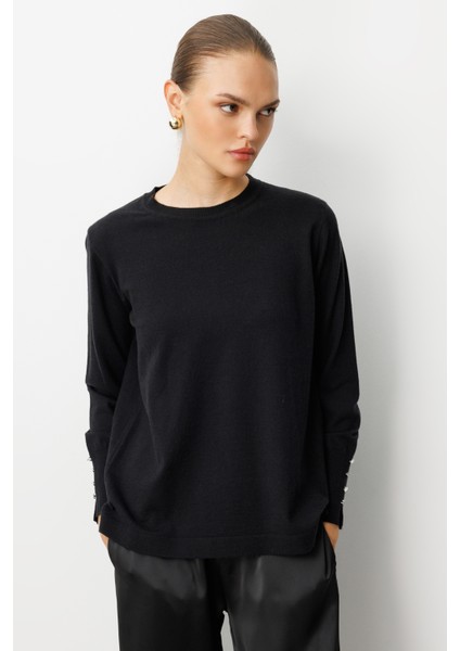 Kol Düğmeli Siyah Yuvarlak Yaka Ince Triko Kazak