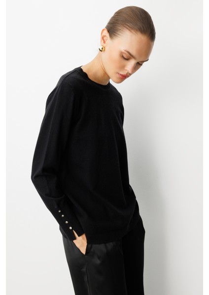 Kol Düğmeli Siyah Yuvarlak Yaka Ince Triko Kazak indirimleri