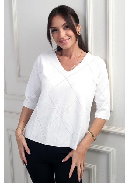 Kadın V Yaka Baklava Desenli Yarım Kol Simli Bluz