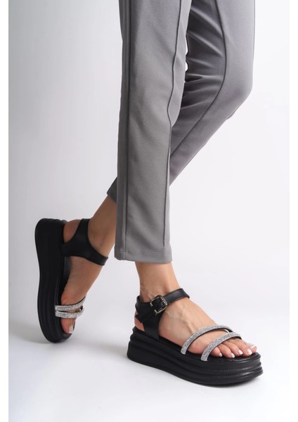 Zlohe Kalın Tokalı Taşlı Şeritli Ortopedik Taban Kadın Sandalet Cst - Siyah fiyatları