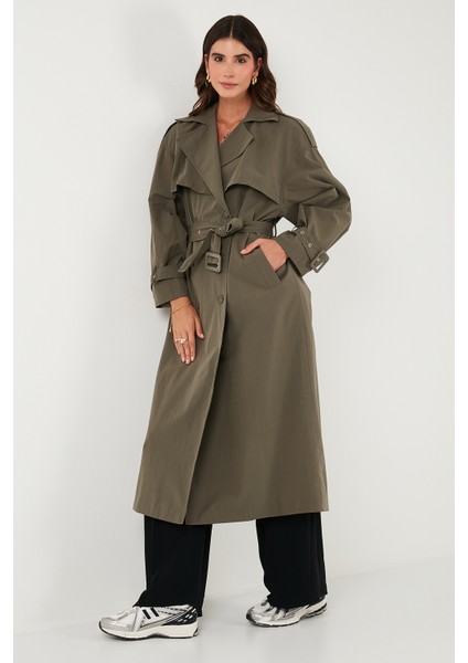 Pamuklu Oversize Kruvaze Yaka Kol Apoletli Rüzgarlıklı Trençkot Bayan Trençkot 6839637 modelleri