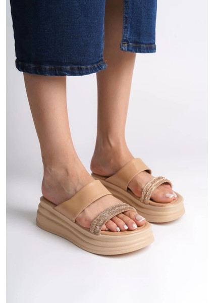 Sarah Düz Topuklu Taşlı Şeritli Kalın ve Ortopedik Taban Kadın Terlik Ctt - Ten