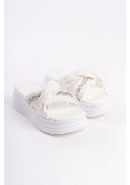 Clara Düz Topuklu Kurdele Desenli Taşlı Kalın ve Ortopedik Taban Kadın Terlik Cbt - Beyaz fırsatları