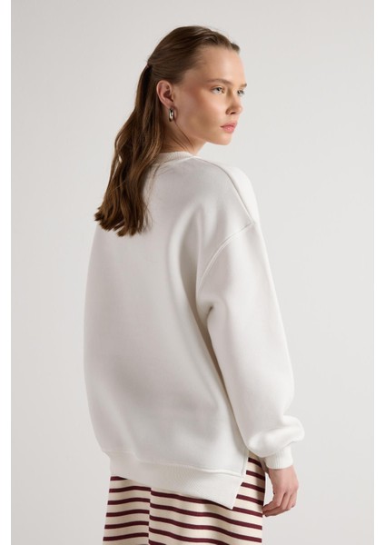 Kadın Ekru Basic Yırtmaçlı Oversize 3 Iplik Şardonlu Sweatshirts 30078