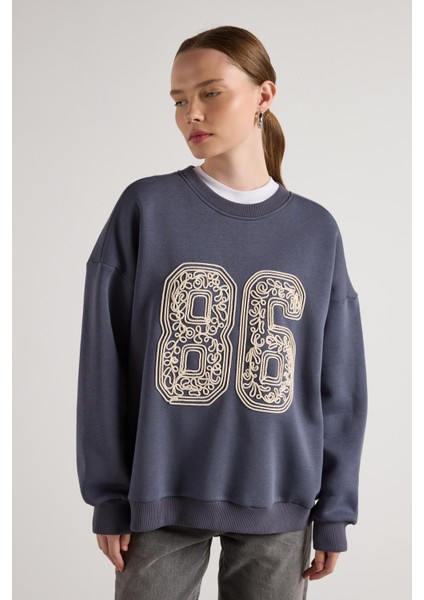 Nakışlı 3 Iplik Şardonlu Sweatshirt Füme