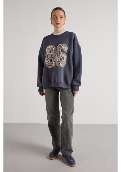 Nakışlı 3 Iplik Şardonlu Sweatshirt Füme fiyatları