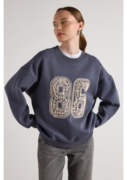 Nakışlı 3 Iplik Şardonlu Sweatshirt Füme modelleri