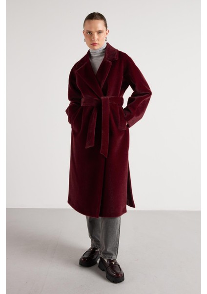 Pelüş Astarlı Uzun Kemer Detaylı Kaban Bordo