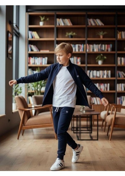 Erkek Çocuk T-Shirt Kapüşonlu Hırkalı Üçlü Eşofman Takım indirimleri