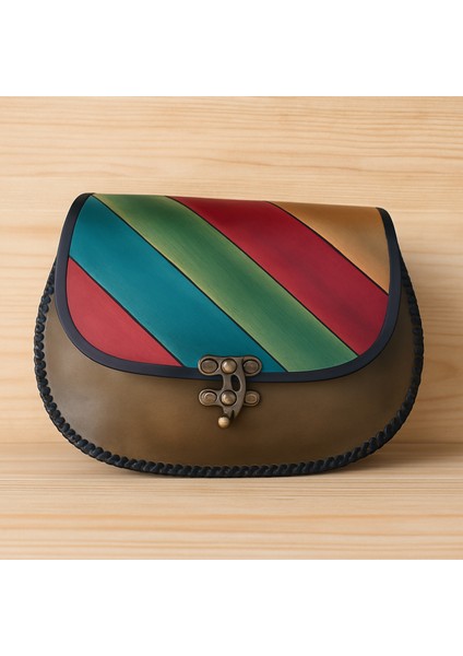 El Yapımı Hakiki Deri Renkli Bohem Kadın Crossbody Çanta - El Boyaması Sanatsal Tasarım - Doğa Dostu Antika Tokalı Giyilebilir Sanat