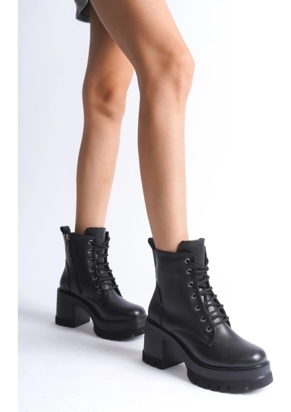 Lauren Bağcıklı Fermuarlı Ortopedik Taban Topuklu Kadın Bot Cst - Siyah