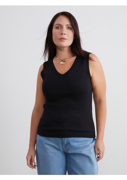 Büyük Beden V Yaka Kadın Atlet