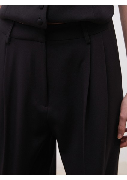 Loose Fit Krep Kadın Pileli Pantolon modelleri