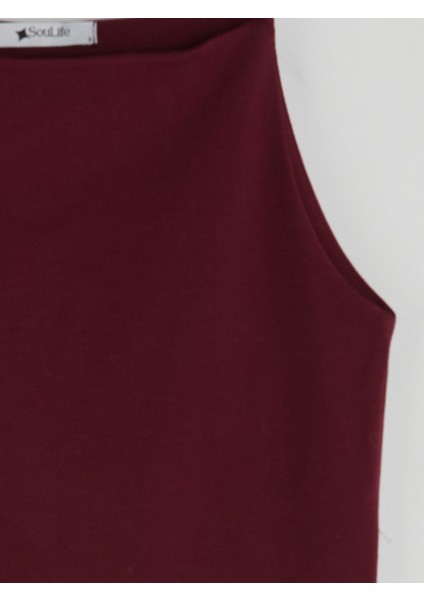 Kare Yaka Kadın Atlet